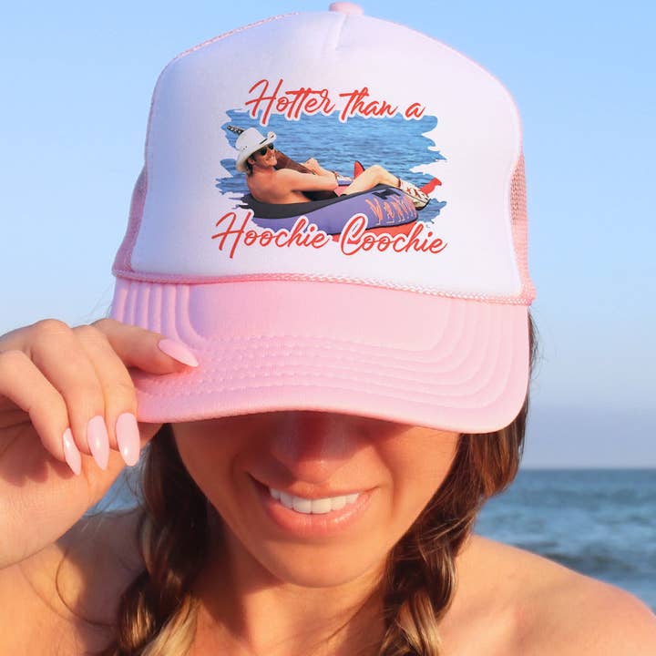 Hotter Than Hoochie Coochie - Summer Country Truckerhatt för wholesale av House Of Rodan