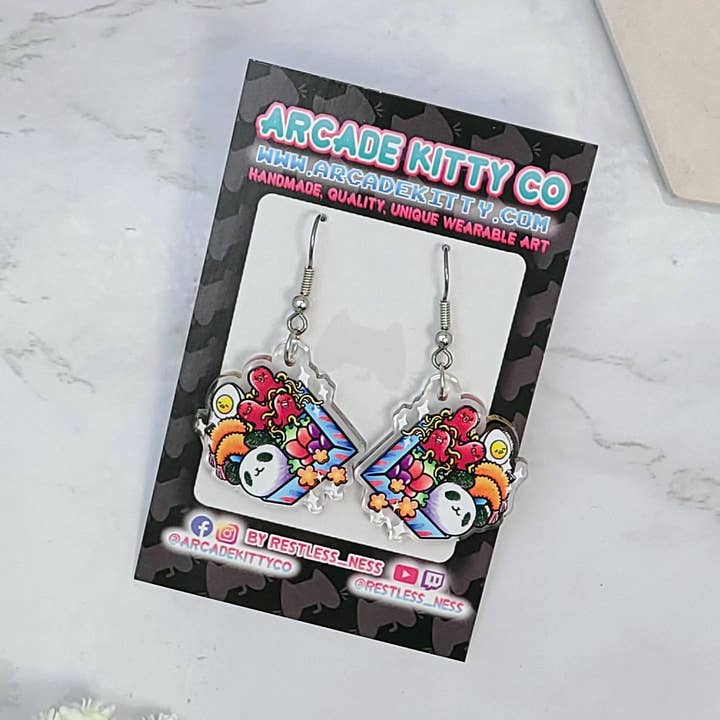 Dangles de pêche rose pour la vente par Arcade Kitty Co