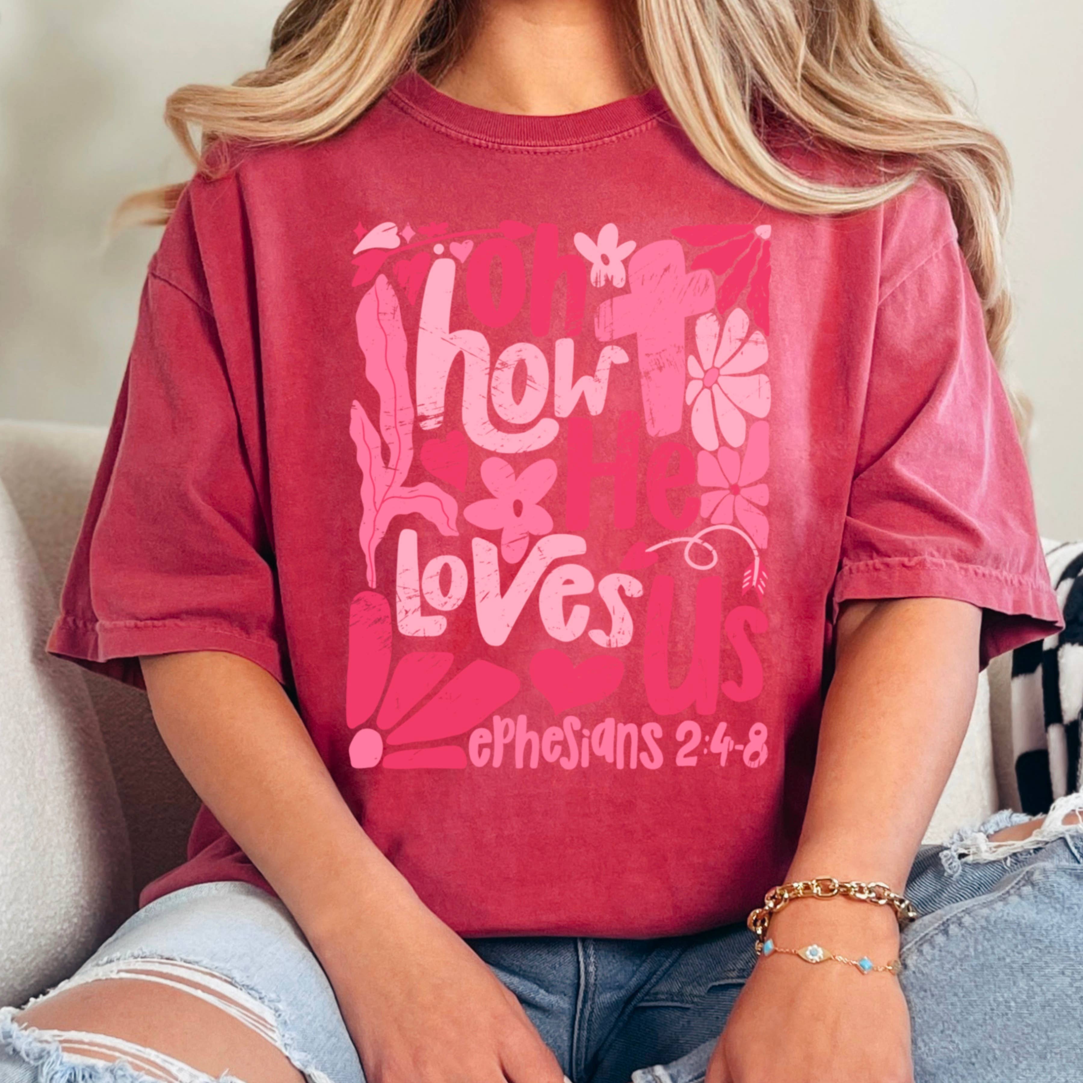 Shoppe SHC - Vendita all'ingrosso Maglietta stampata - Donna - Oh Come Egli Ci Ama Maglietta Grafica Cristiana | Comfort Colors18