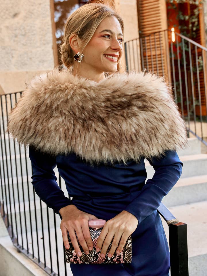 Bruna - Wholesale Fur/Faux Fur Coat - Women's - Leah Beige Stole · L'Avenue ·0