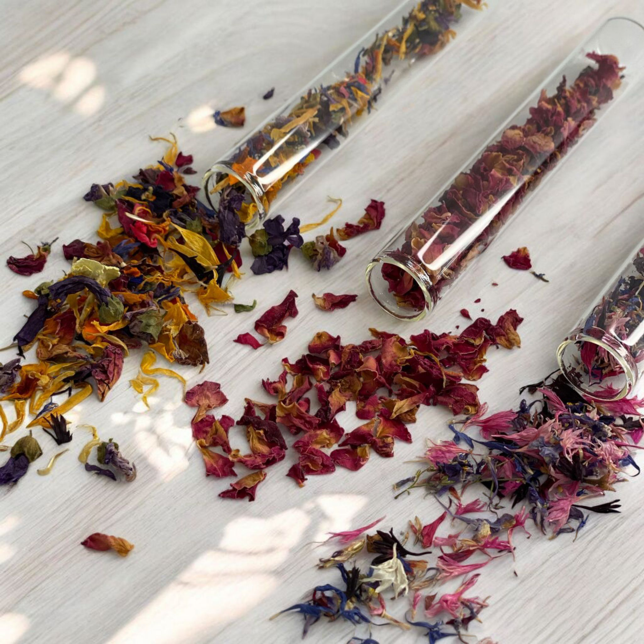 The Peel Thing – Cabaz alimentar por atacado – Confetis de Flores Comestíveis - Pétalas de Rosa ** Tamanho Presente - Tubo de Ensaio2