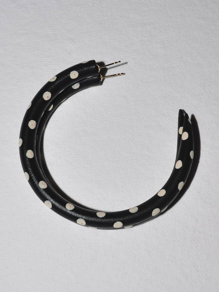 Noir Large pour la vente par BINKY AND LULU