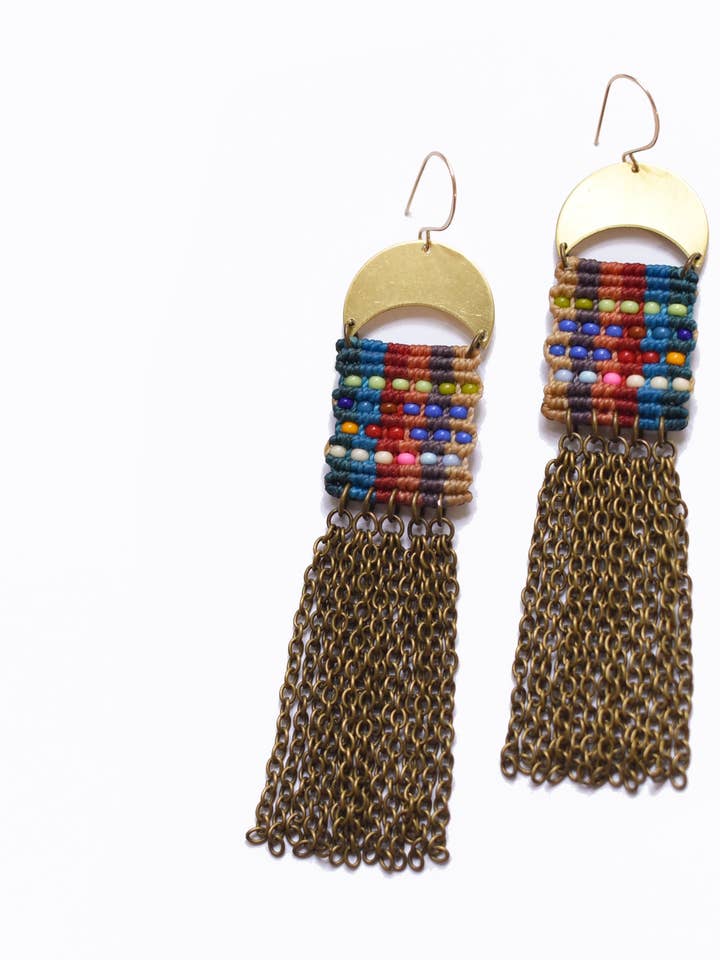 Boucles d'oreilles croissant multicolores pour la vente par AMiRA jewelry