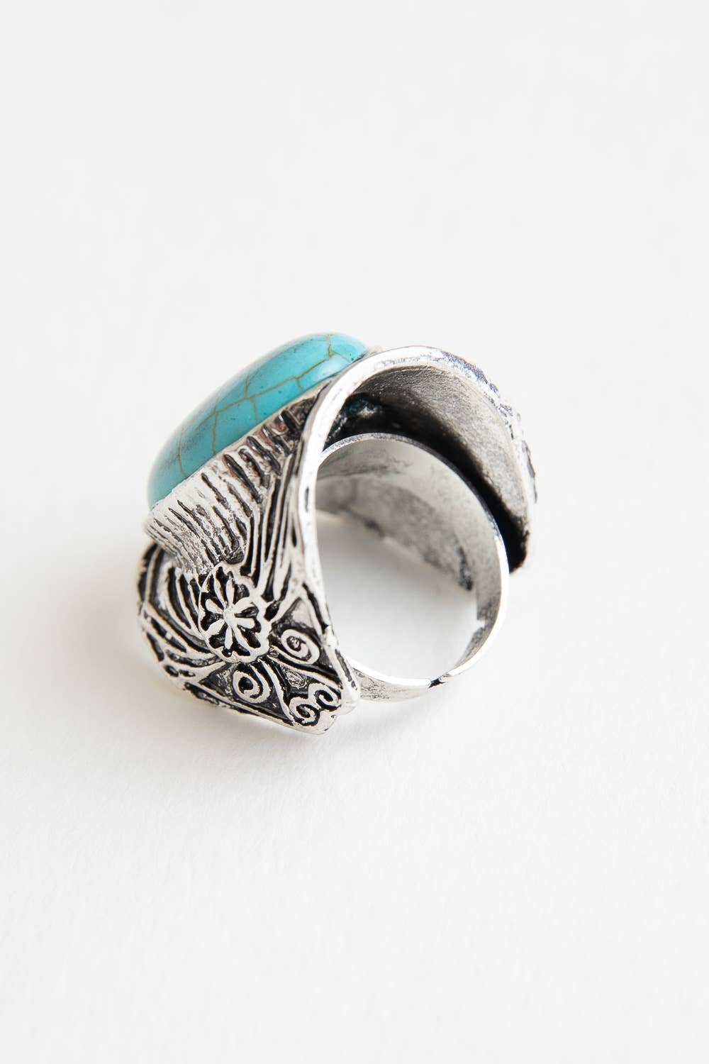 Leto Accessories - Wholesale Cocktail/gelegenheidsring - Ronde turquoise stenen bloemen gegraveerde zilveren ring3