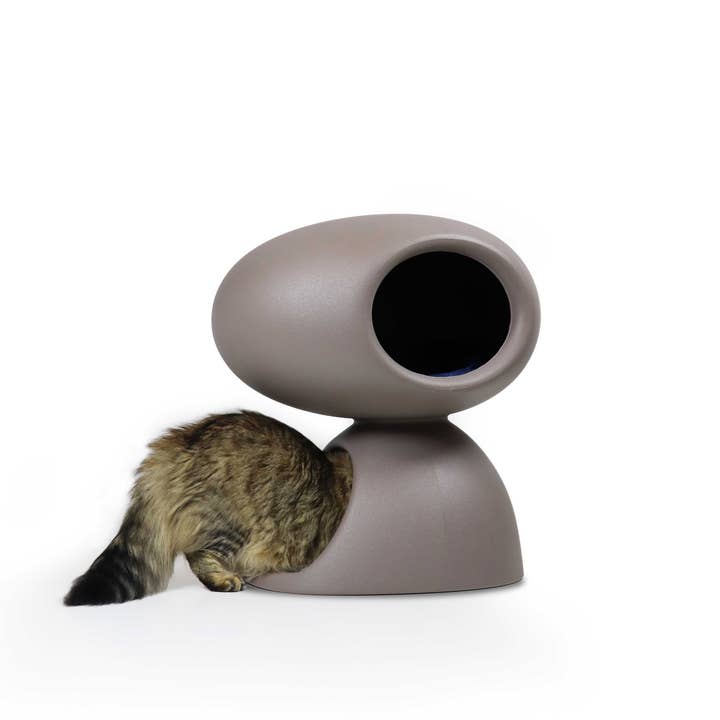 United Pets – wholesale Pet cave – Cat/dog – Designer cat bed with scratching post and plush toy2
