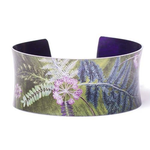 Gillian Arnold – Großhandel Manschettenarmband – NTS Armreif mit botanischem Motiv, limettengrün