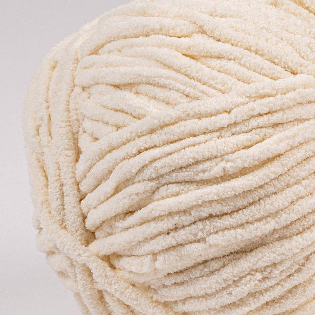 Crafted by Catherine - Wholesale Yarn - Blanket Yarn | 10.5oz/300g | Super Bulky #6 | Pack of 410