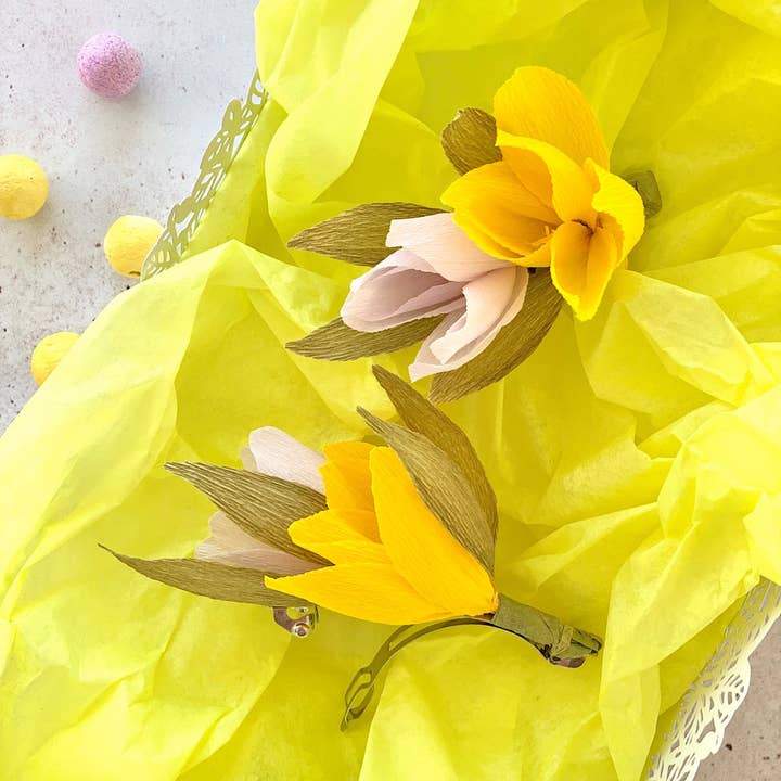 Floral Art Kit "Duo of Hair Clips" - Crocus & Saffron for wholesale by French Kits