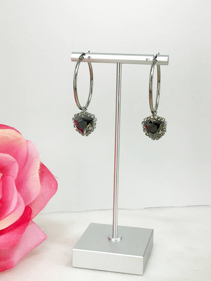 Boucles d'oreilles à anneau et pendentif en strass - E19-4699 pour la vente par Magnolia & Peach Jewelry Boutique, LLC