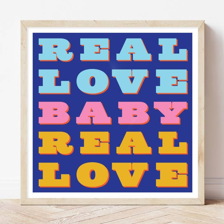 Ægte kærlighed baby | Væg kunsttryk for engroshandel hos Bored At Work Studio