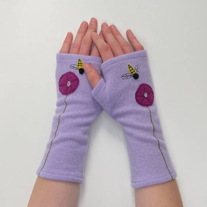 Sardine Clothing Co. - Wholesale Gloves - Women's - Fingerless Cashmere Gloves-Bee