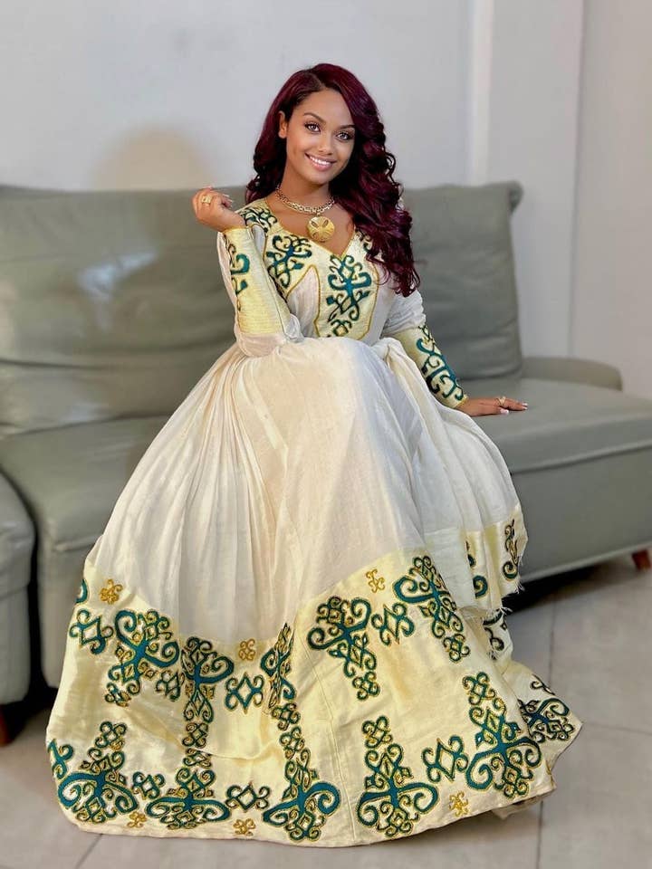 En grøn farvet Habesha kjole for engroshandel hos Brhan