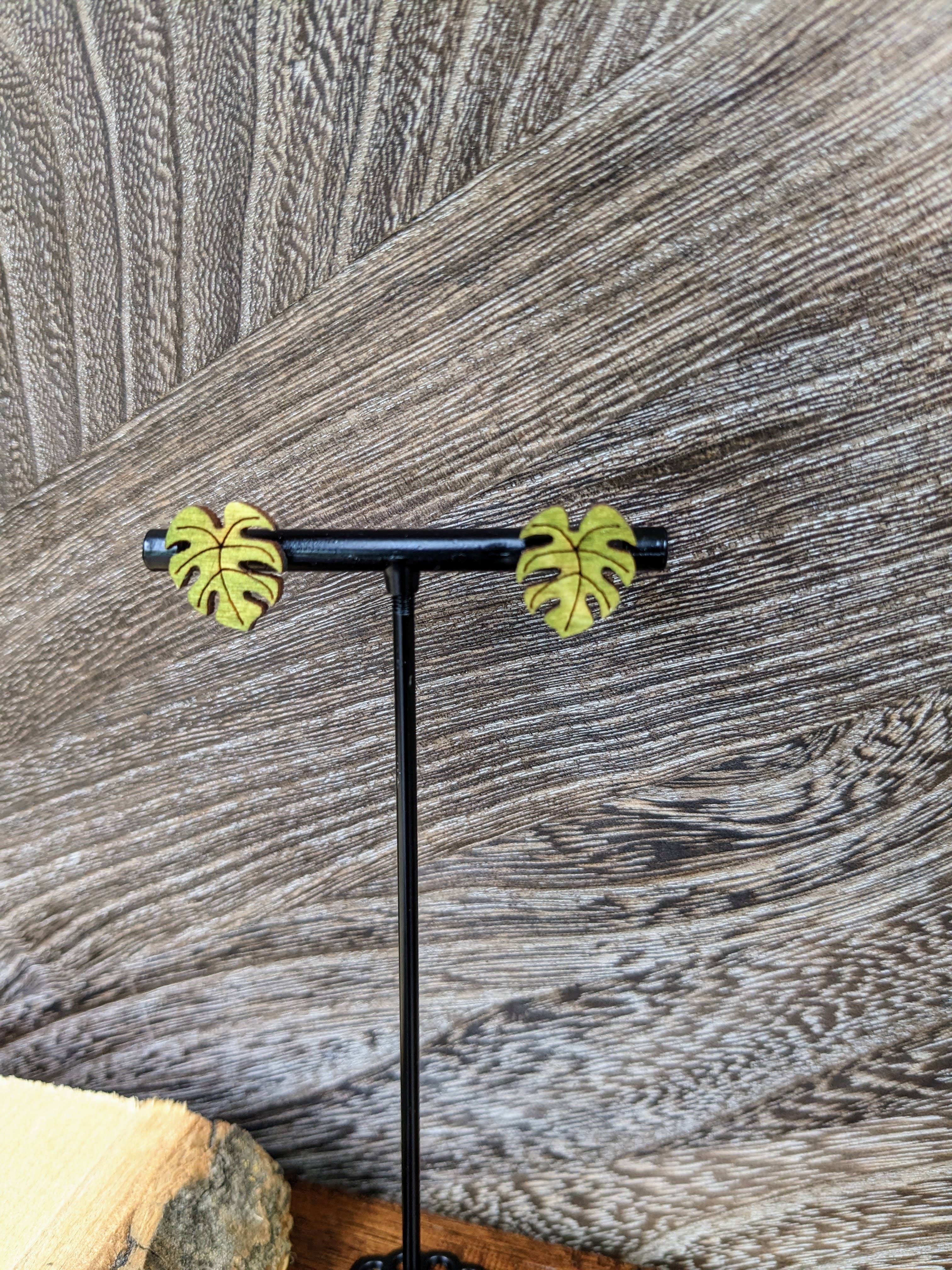 Stag and Branch - Vente Clous d'oreille - Boucles d'oreilles à tige en bois Monstera Leaf | Cadeaux pour les amateurs de plantes | Juif3