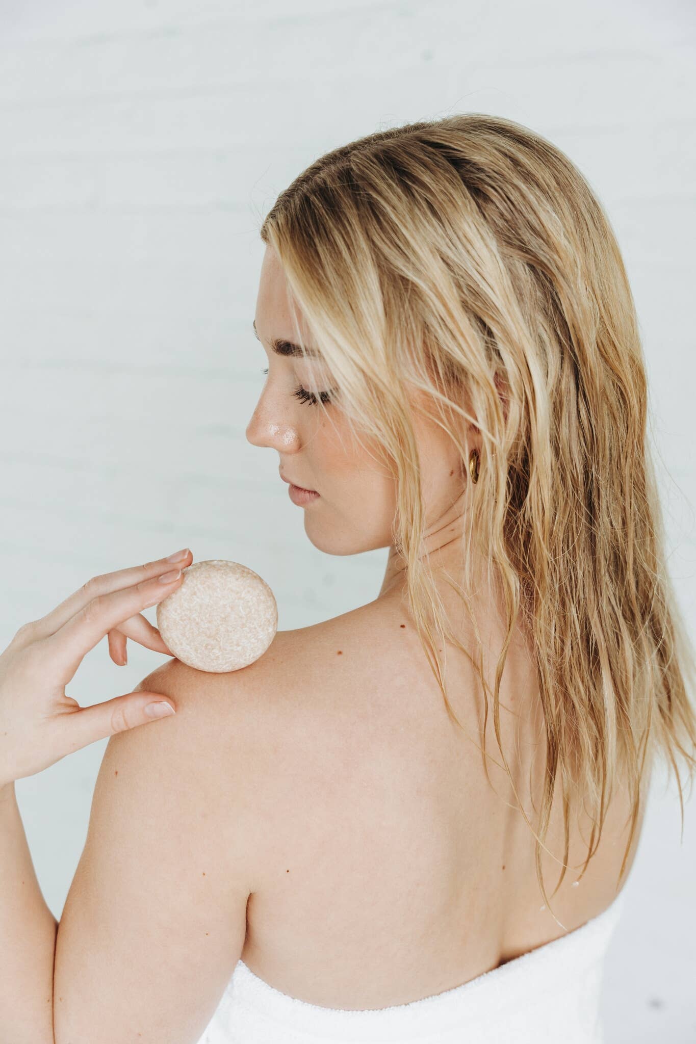 Zero Waste MVMT - Wholesale Shampoo Puck/Solid Shampoo - Shampoo Bar | Sweet Orange + Grapefruit | Zero Waste4