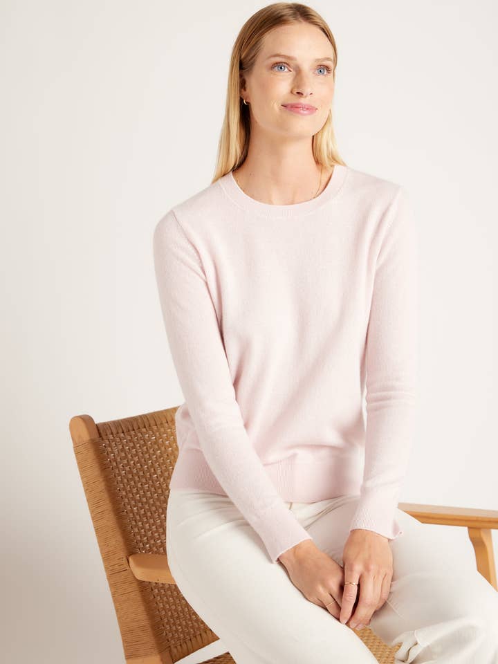 Pull ras du cou en cachemire de Mongolie pour la vente par Delfina&Co