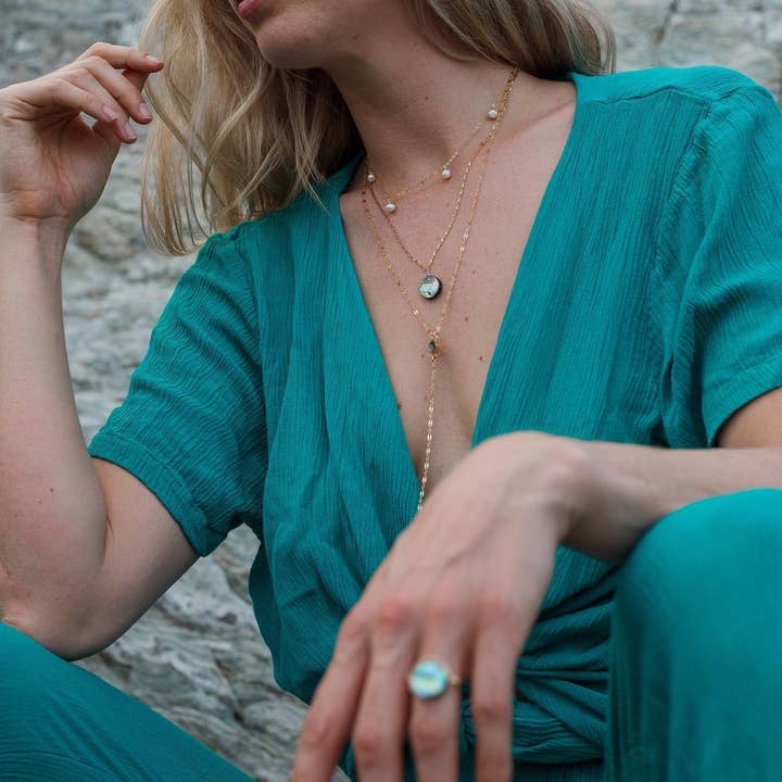 Georgia Marie Designs – wholesale Choker/Krage – 14K Guldfylld sötvatten Pearl Choker • Vit Pearl Choker • Guldskiktning Halsband • Guldstapling Halsband • Gåvor till fru, flickvän