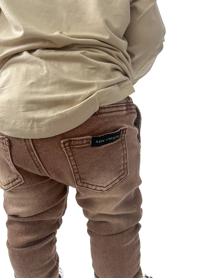 Remi + Rae Co. – wholesale Athletic sweatpants/jogging bottoms – Kids – DENIM CHINO JOGGERS - CAMEL