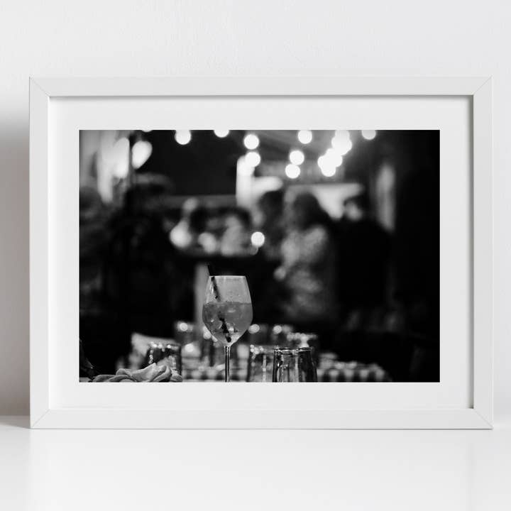 Photographie d'art en noir et blanc Aperol Spritz Bologne Italie pour la vente par Mo & Paul Photography