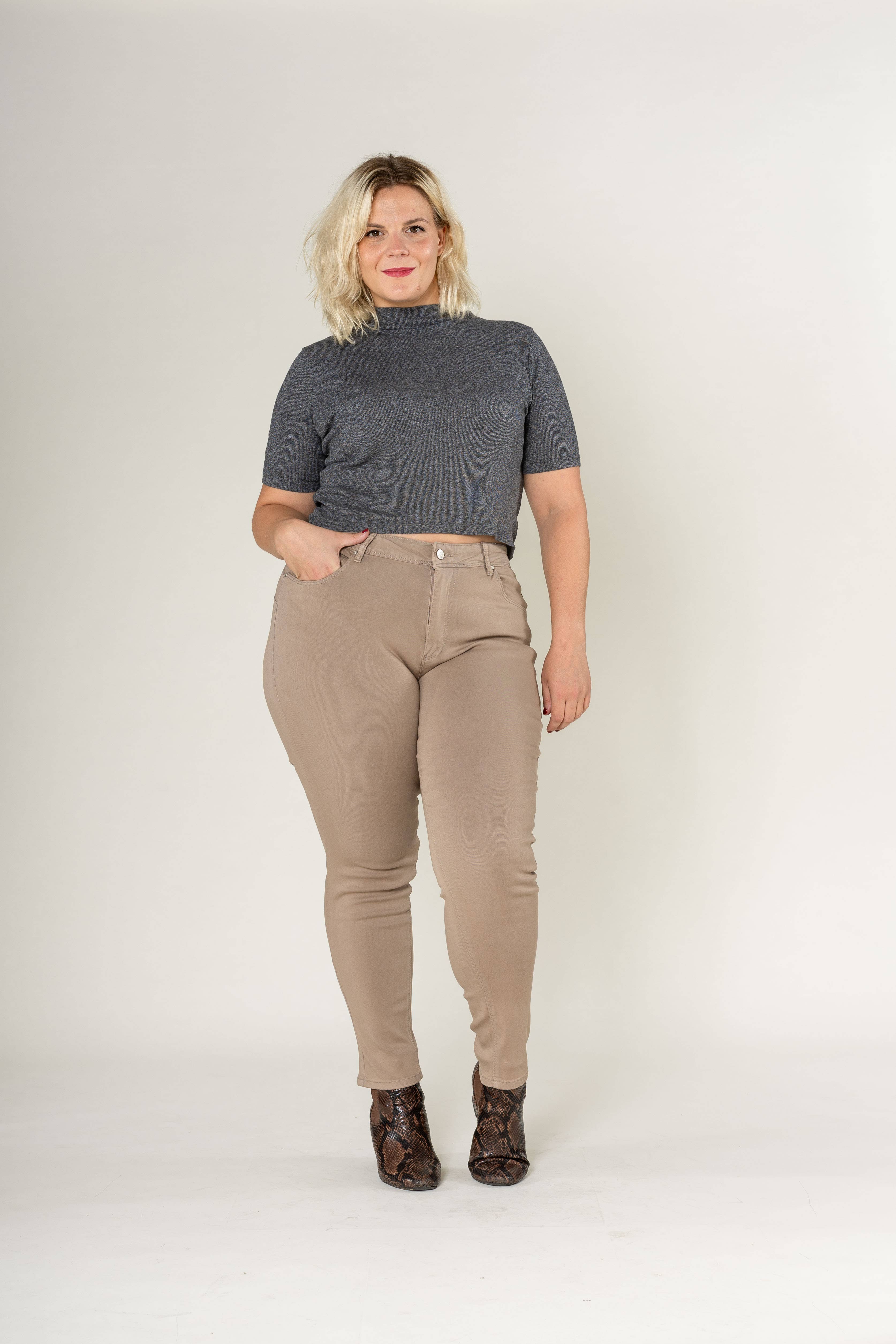 Nina Carter - Wholesale Pants - Women's - Curve Plus Size Ultra Comfort and Stretch Push Up P61120