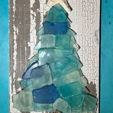 A SEAGLASS CREATION/SALTY SIGNS DESIGNS - Wholesale Artificial Christmas Tree - Shabby Plank Seaglass Christmas Tree - 14 in1