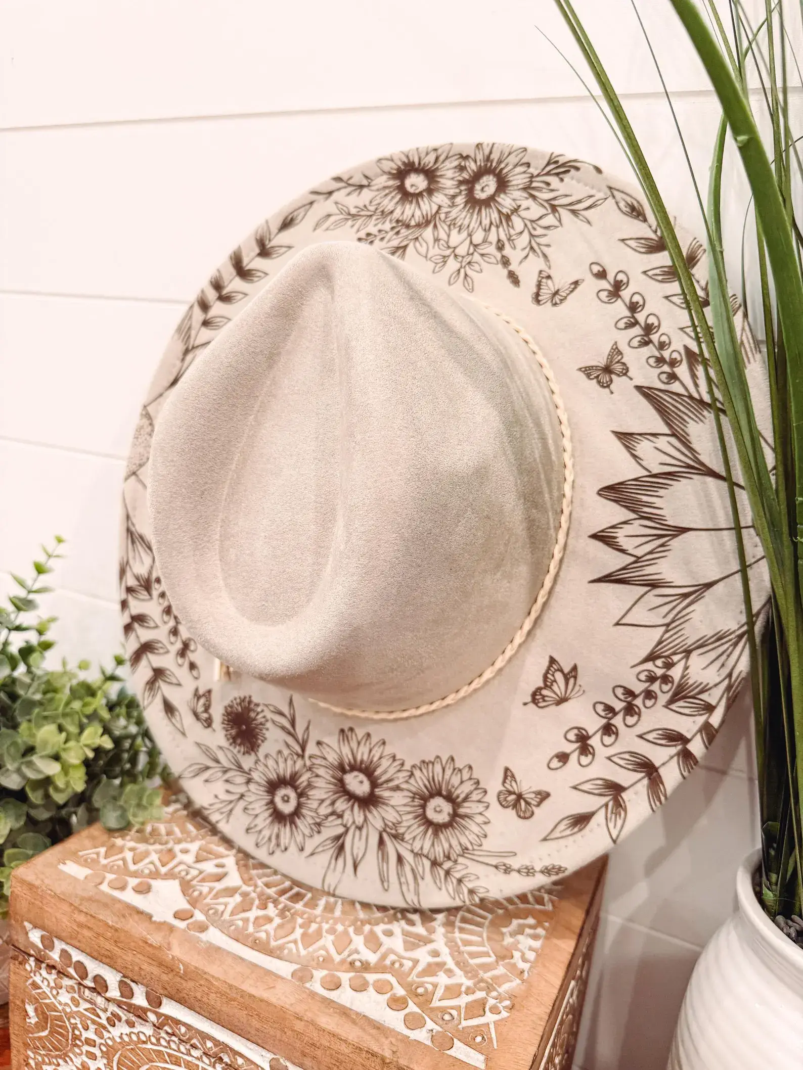 Willie & Dolly Designs - Wholesale Cowboy Hat - Women's - Engraved Floral Hat13