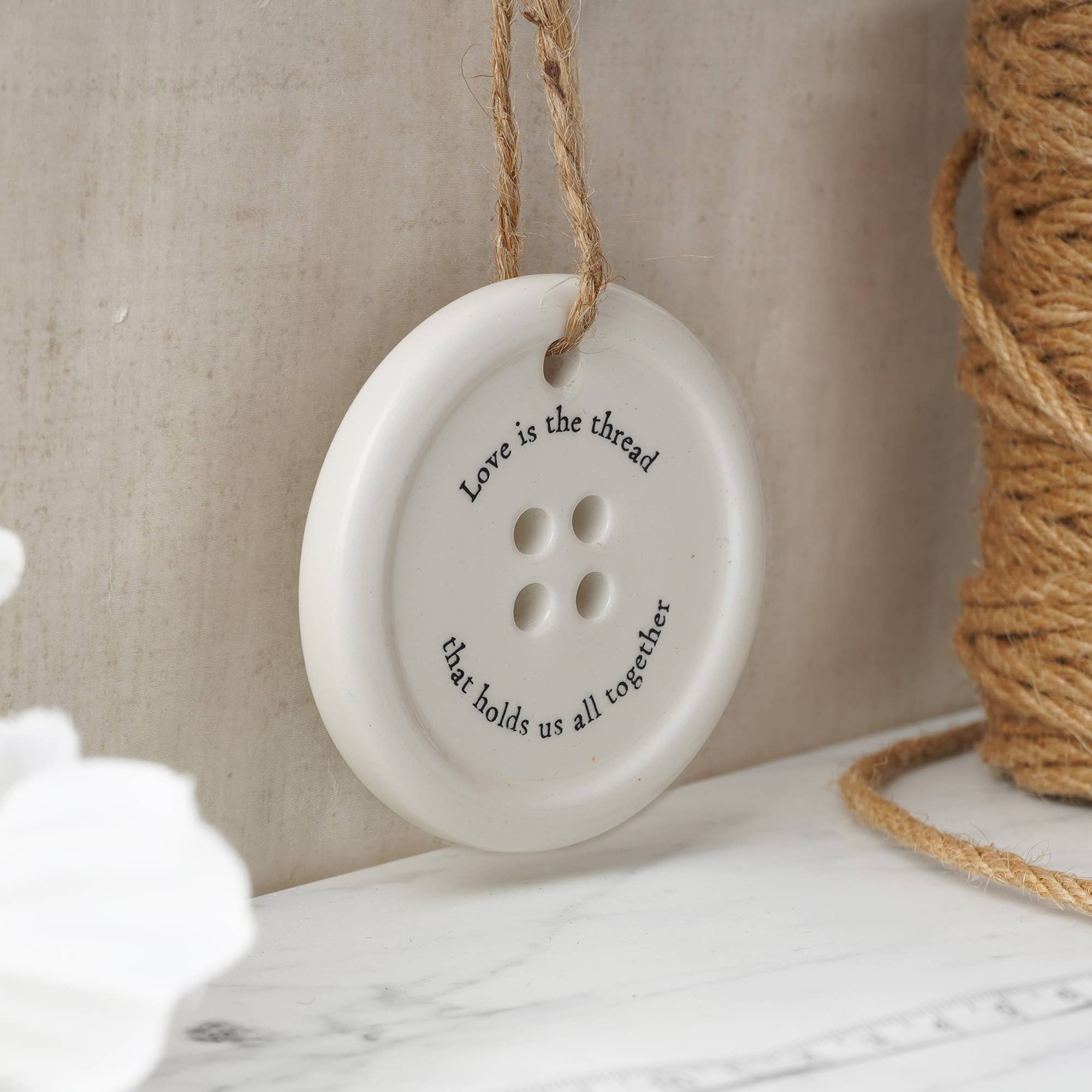 CGB Giftware - Vente Lots de décorations - Envoyez avec amour 8 suspensions à boutons assortis dans un plat7