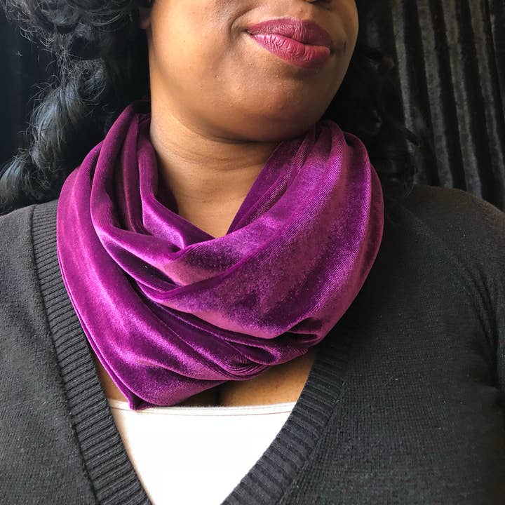 Drew Sinclair – wholesale Halsduk - Dam – Infinity Scarf | Mjuk sammet plommon lila infinity kåpa halsduk lyxig mjuk och mysig vardagskläder