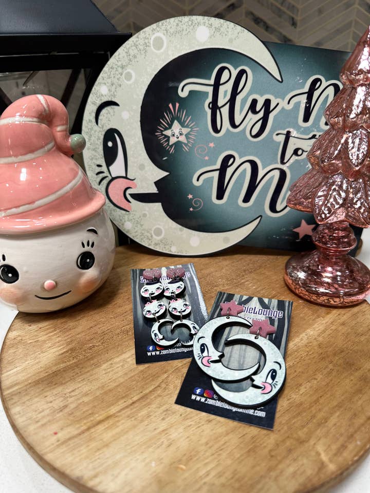 Orecchini Luna Ridente per la vendita all'ingrosso da parte di Zombie Lounge Bootique