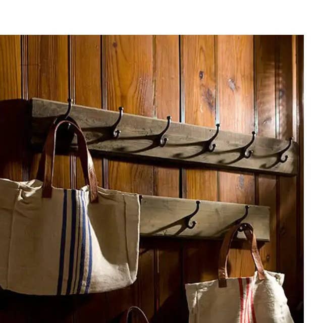 Patère rustique en pin recyclé à trois crochets pour la vente par Vagabond Vintage