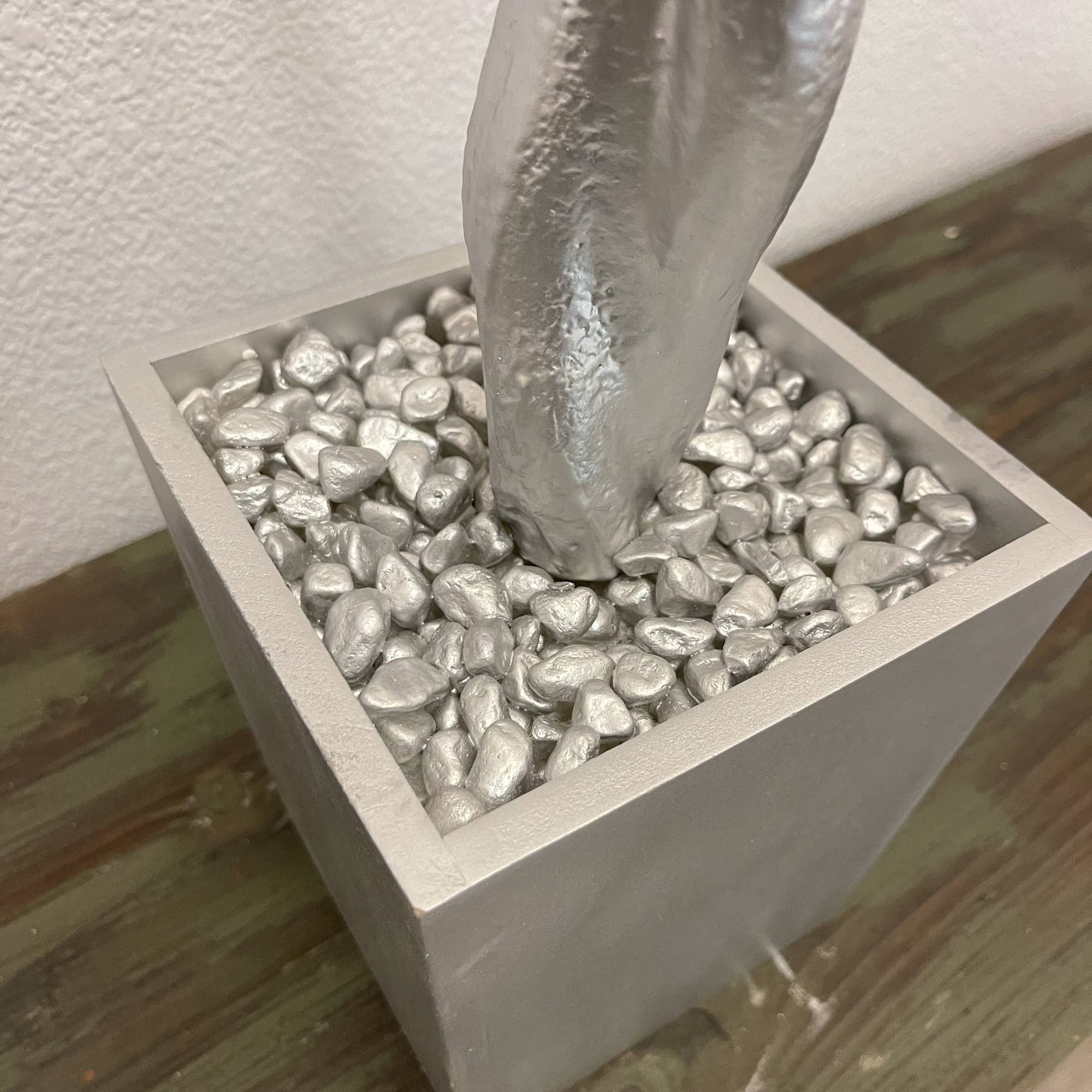 Galt International Company - Vendita all'ingrosso Piante artificiali - Albero di Manzanita in Vaso da 1,2 m con Sassi7