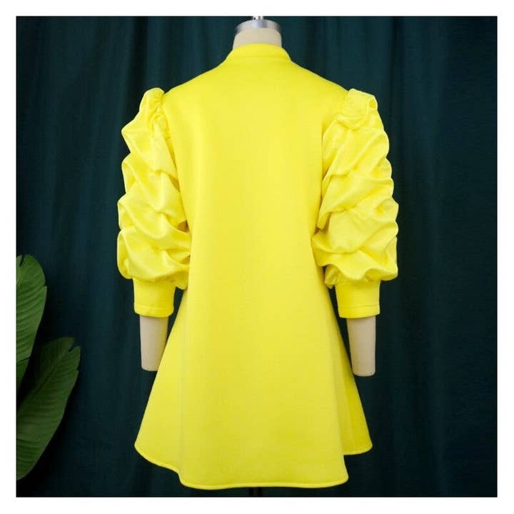 FurDecoration – wholesale Klänning - Dam – Enfärgad kort klänning med ståkrage och veckade ärmar4