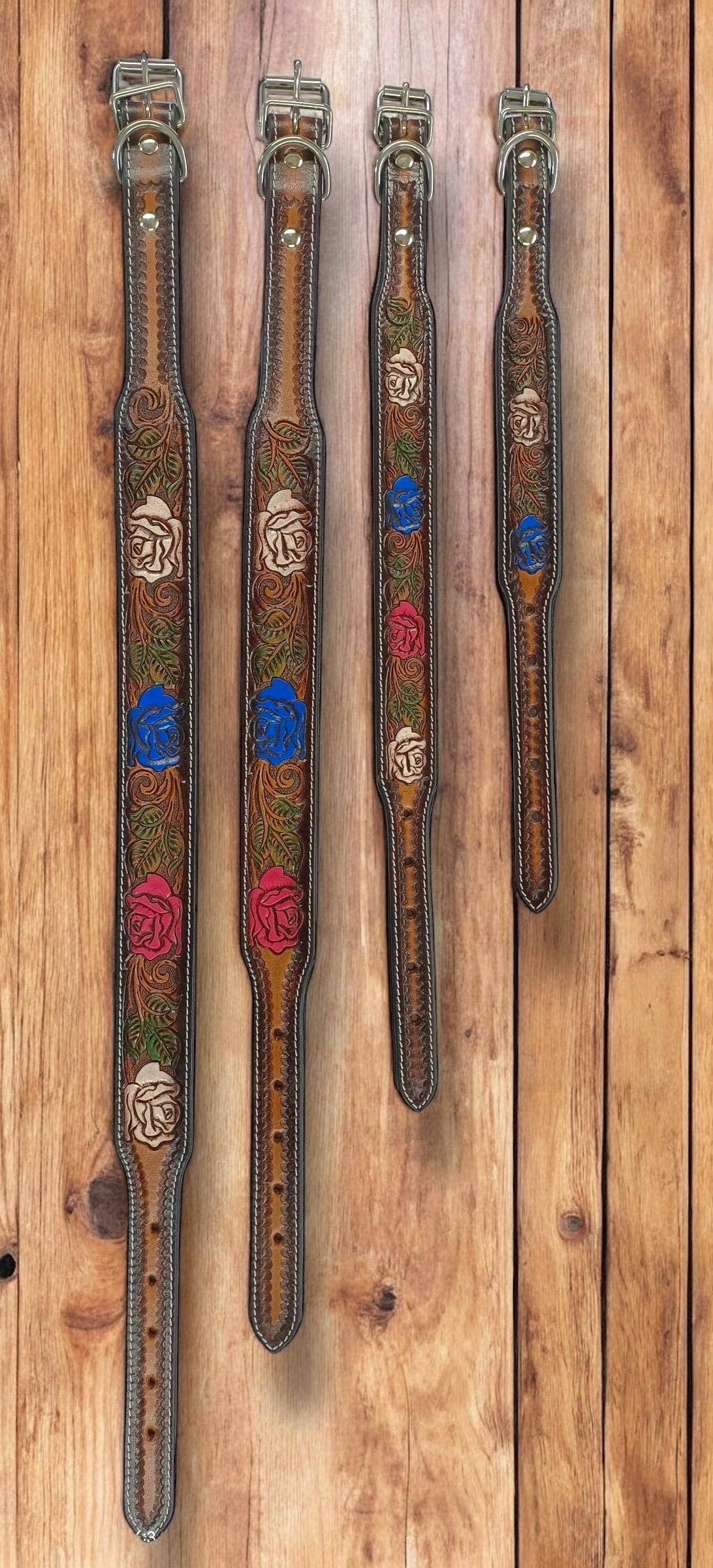 Double B Wild Rags – coleira - Cão por atacado – Coleira para cachorro em couro legítimo com detalhes gravados: naipes, girassol, pena, strass, cacto e floral - Double B Wild Rags4