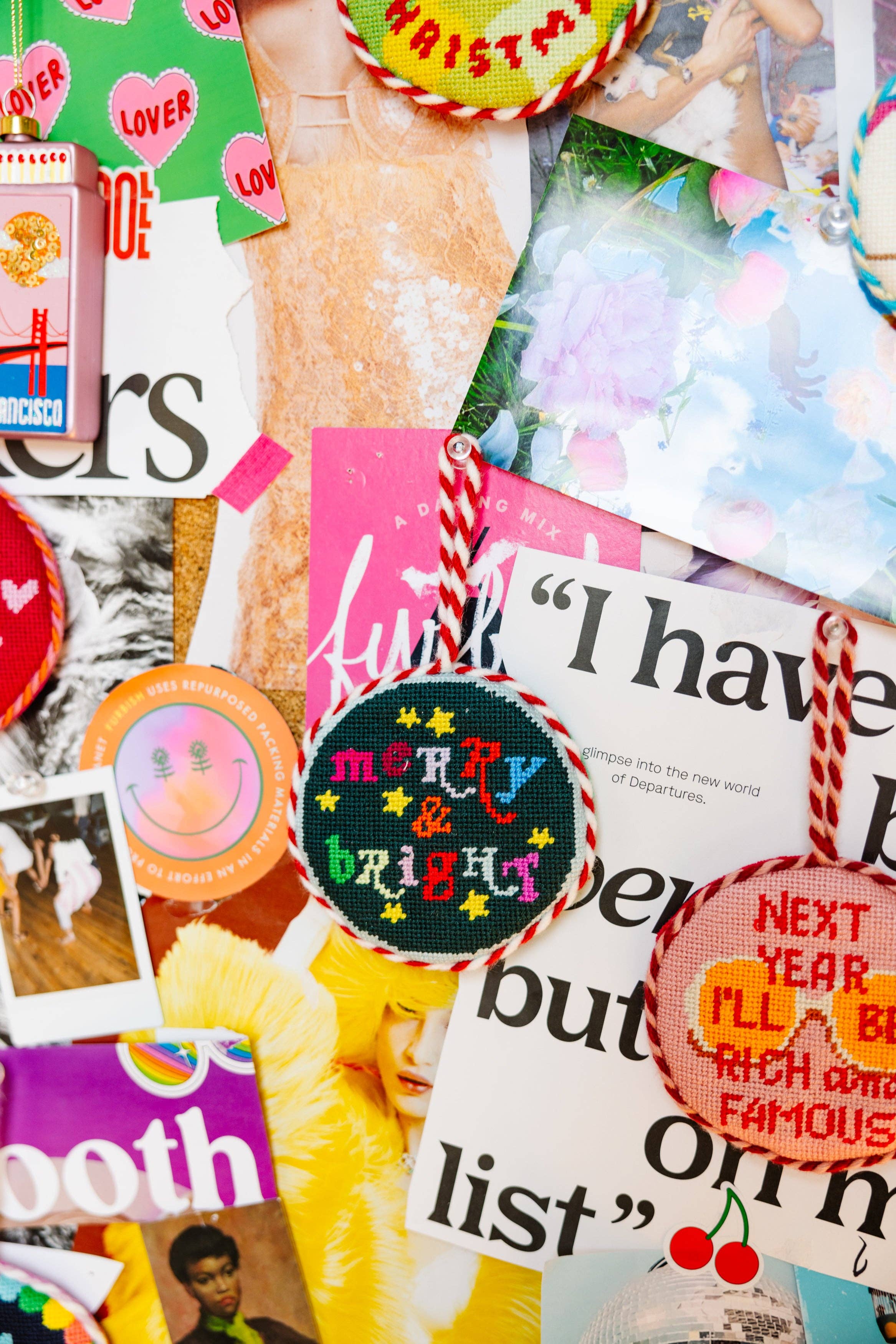 Furbish Studio - Vente Objets de décoration - Ornement en point de croix - Joyeux et lumineux3