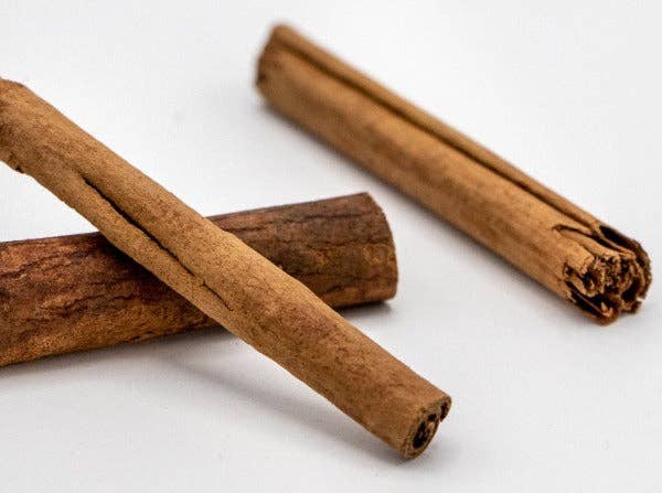 Compagnie Française des Poivres et Epices - Wholesale Dried Spice Mix - Ceylon cinnamon stick1