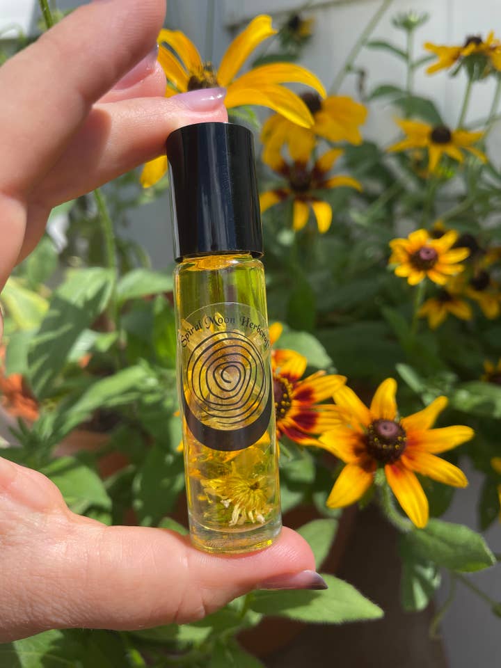 Mabon Amber & Apple Cinnamon Essential Oil for wholesale by Spiral Moon Herbcraft