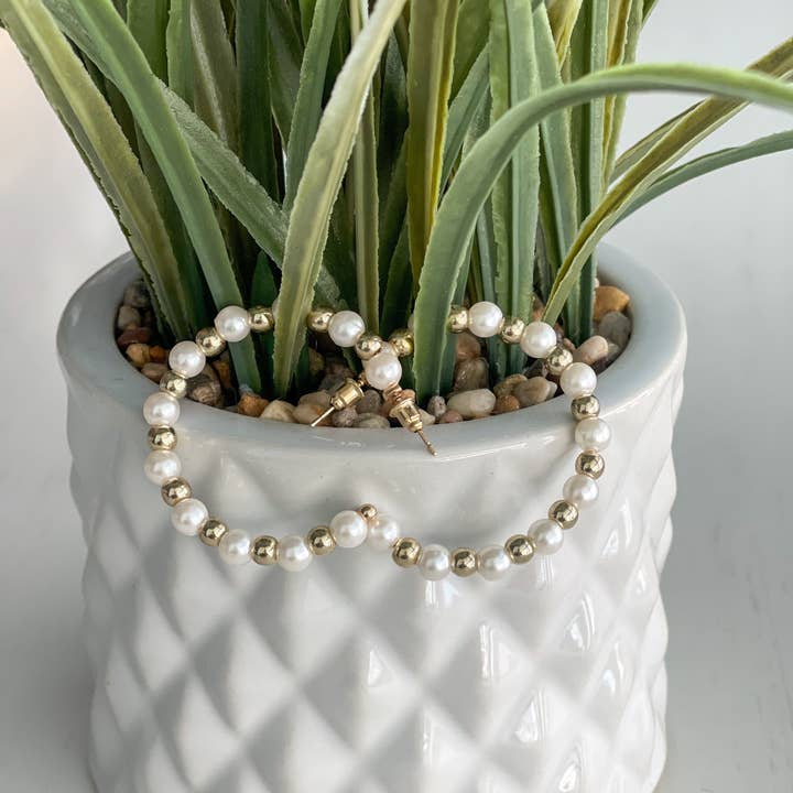 Harris Girls & Co. - Wholesale Oorringen - Parelhoepels „Golden Shimmer”1