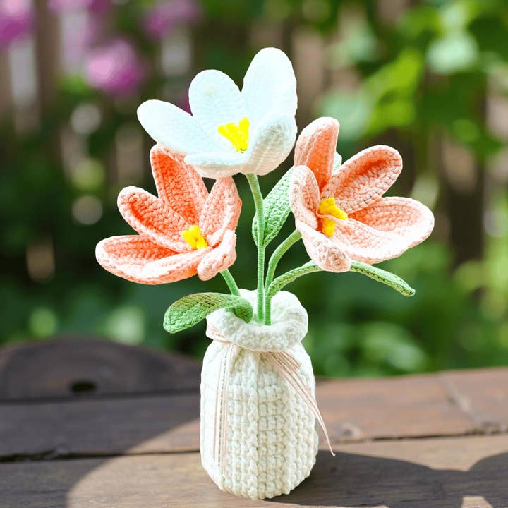 Bouquet de tulipes au crochet dans un vase | Arrangement floral au crochet fait main | Décor floral durable et cadeau unique pour la vente par PinkLadyWorkshop