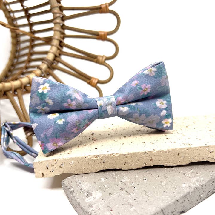 JFMaccessories - Wholesale Bow Tie - Men's - Floral Purple Lilac Bow Tie, Floral Lilac Suspenders, Suspender Bowtie, Wedding Floral Suspenders, Groomsmen Suspenders, Ring bearer outfit
