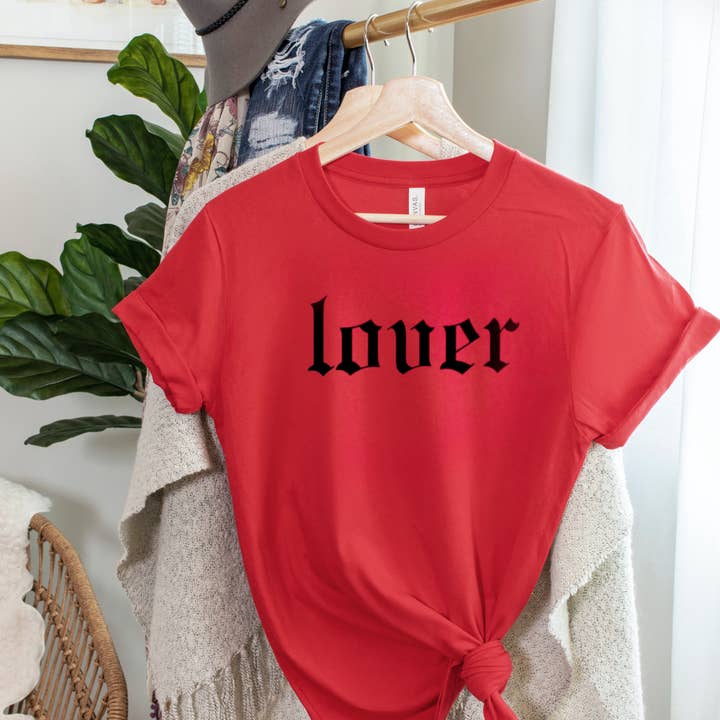 Pretty Attitude Clothing – Großhandel T-Shirt mit Siebdruck – Damen – Rotes Liebes-T-Shirt Rock n Roll-T-Shirt Alternative Kleidung