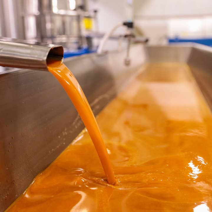 Zia Pia - Wholesale Olive Oil - Peperoncino Extra Virgin Olive Oil Ceramic2