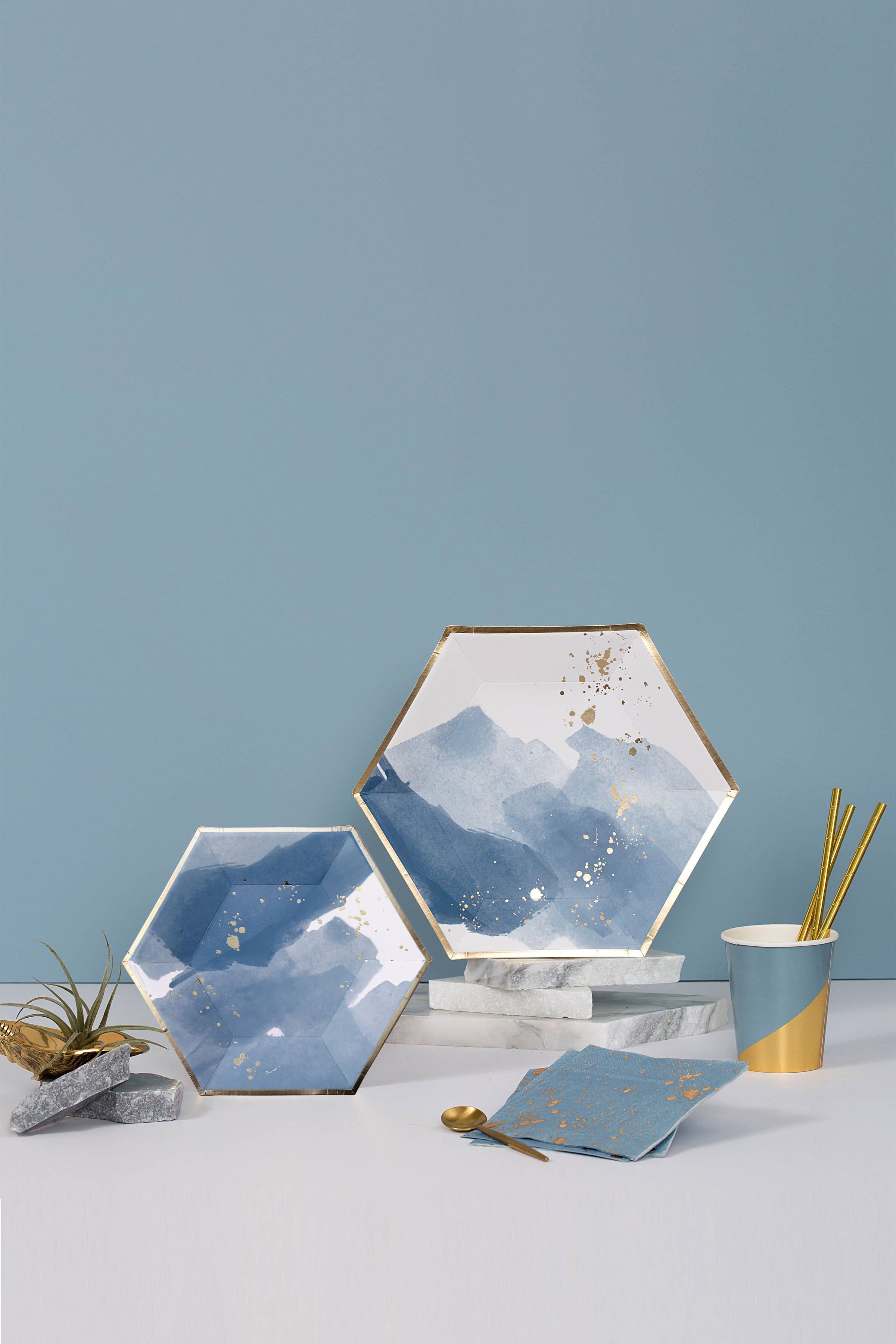 Harlow & Grey – Großhandel Einwegteller – Malibu - Kleine blaue Aquarell-Pappteller2