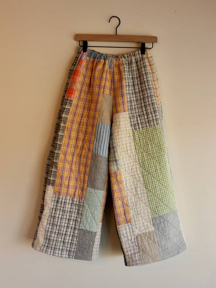 Pantalon large en patchwork - quilts assortis pour la vente par Reclaim Creative