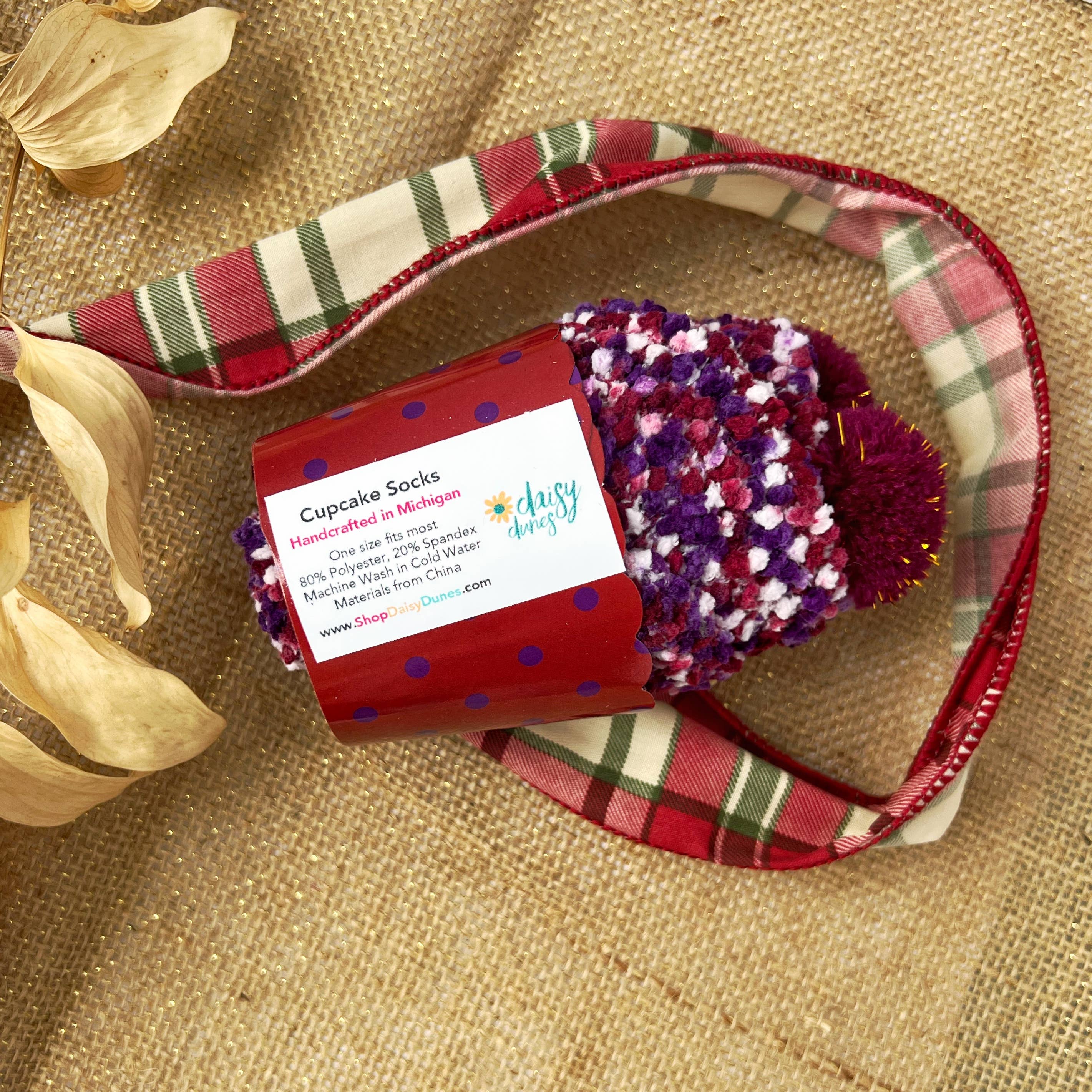 Daisy Dunes - Wholesale Socks - Women's - "Merry Christmas" Cozy Cupcake Socks | 9 Colors5