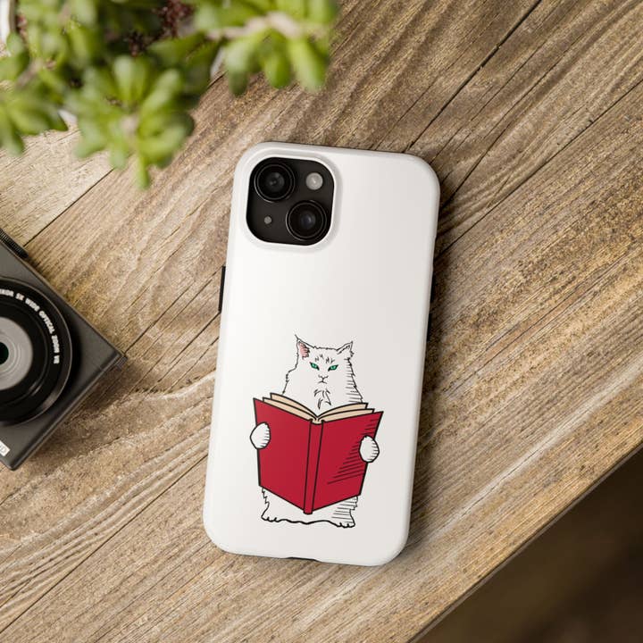 Book Lover Cat Tough Phone Case Litterær gave til bogorm, Bookish Merch til Booktrovert, Book Lovers Gift, Cat Lover Gift, Curmudgeon Cat for engroshandel hos Terry Heath Art