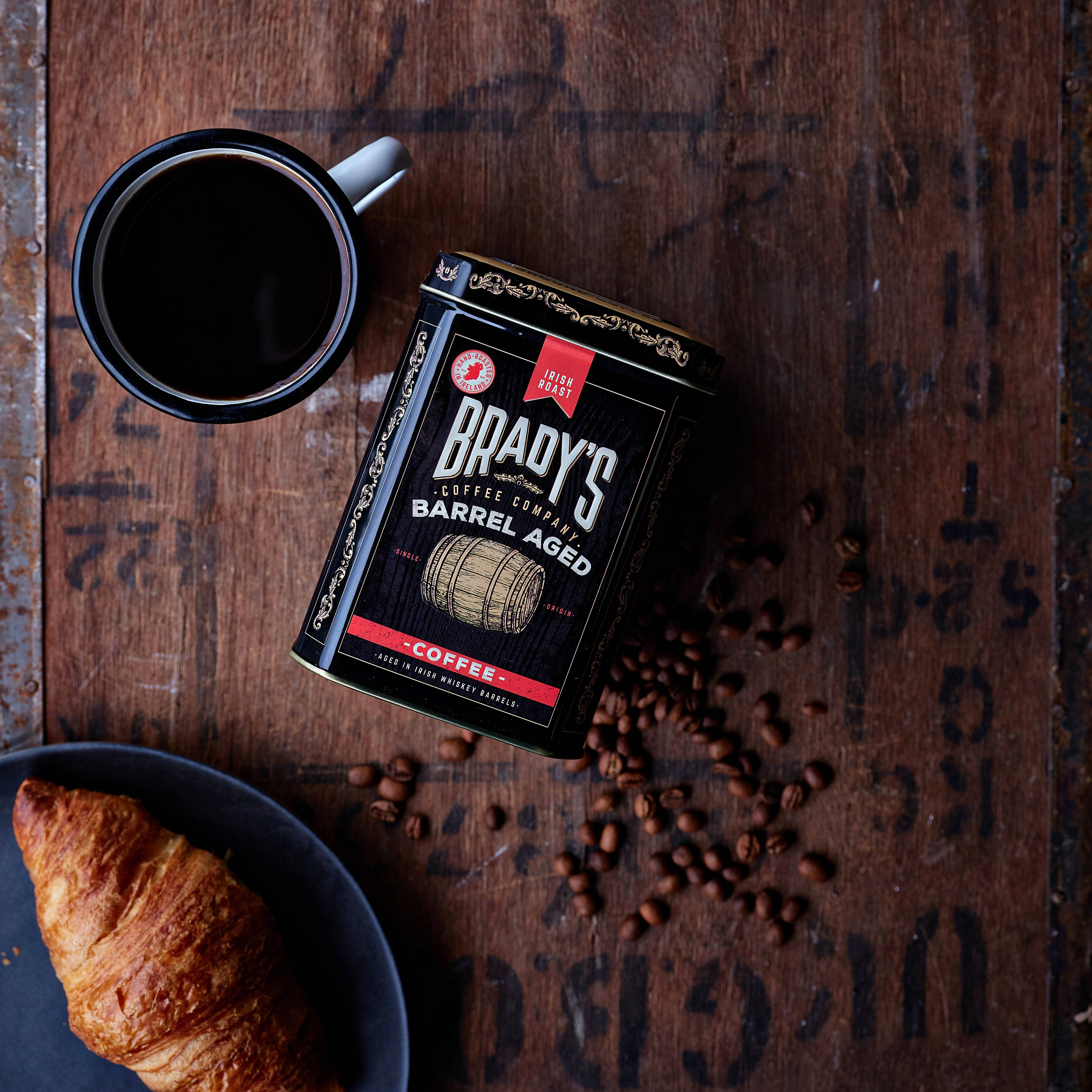 Brady's Coffee Company – Café moído por atacado – Brady's Café Irlandês com Whiskey Envelhecido em Barril, Café Moído em Lata1