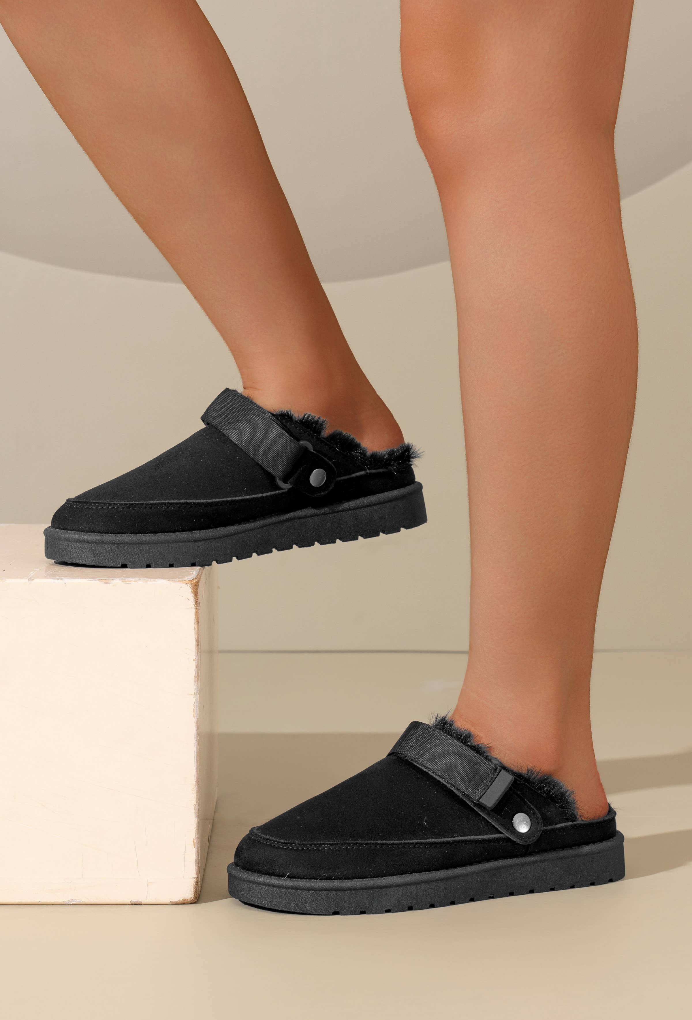 C'M PARIS - Wholesale Slippers - Women's - Suede-Lined Clog with Velcro Strap 65263