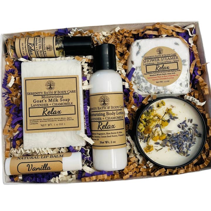 Luxe Relax (lavendel, kamille) zelfverzorgende spa-cadeauset voor wholesale door Serenity Bath and Body Care