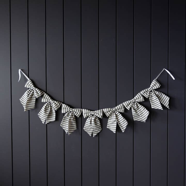 Luxe B Co - Wholesale Christmas decoration - Bow Garland Striped Dark Charcoal Fabric2