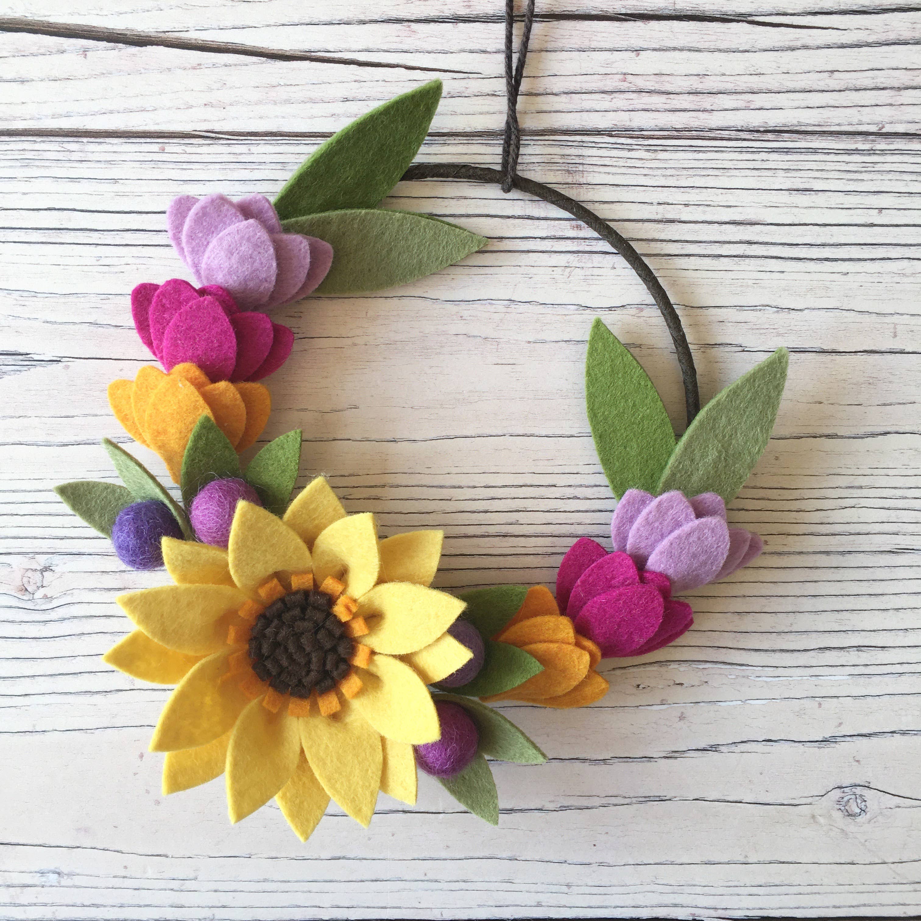 The Handmade Florist – wholesale DIY craft kit – Buds & Blossom Mini Wreath felt flower craft kit0