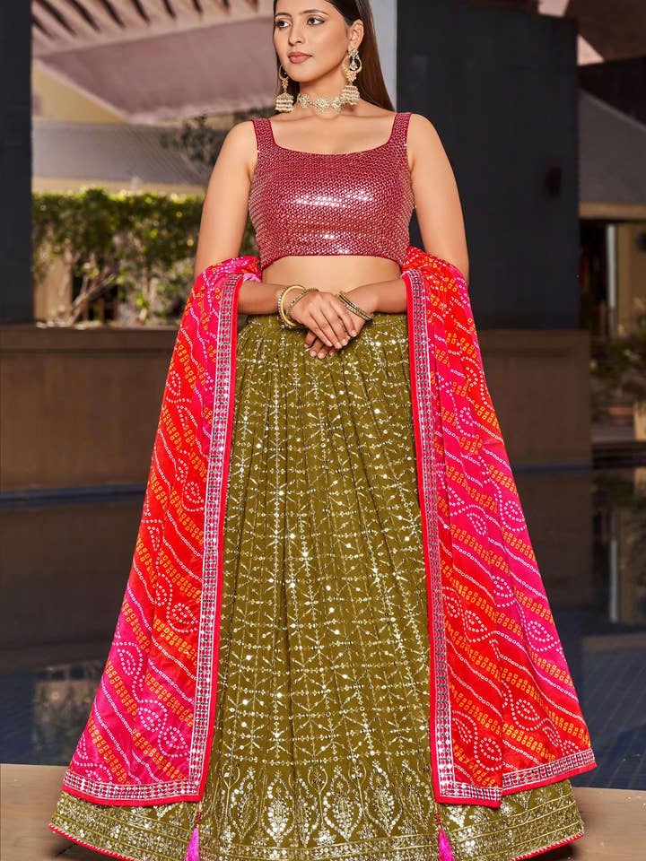 Oliven Grøn Georgette Lehenga Choli til Indisk & Pakistansk Bryllupsfestival - Zari Arbejde, Pailletter & Trådbroderi Arbejde, Print Arbejde for engroshandel hos HATKE BRIDE